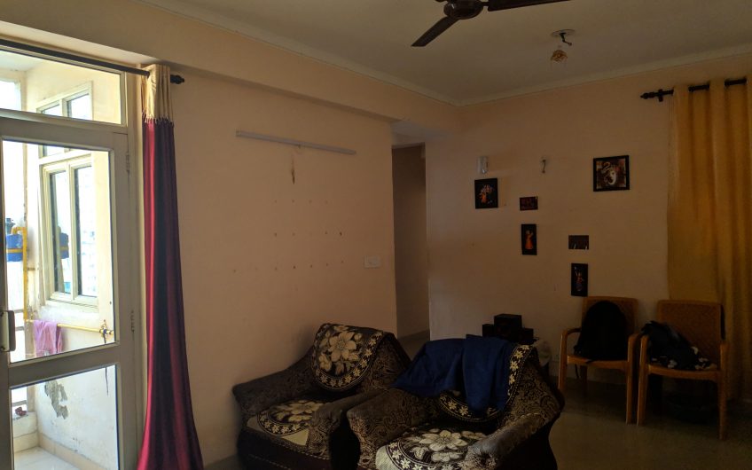 3 BHK Semi Furnished flat for Sale in Supertech Ecovillage 1.