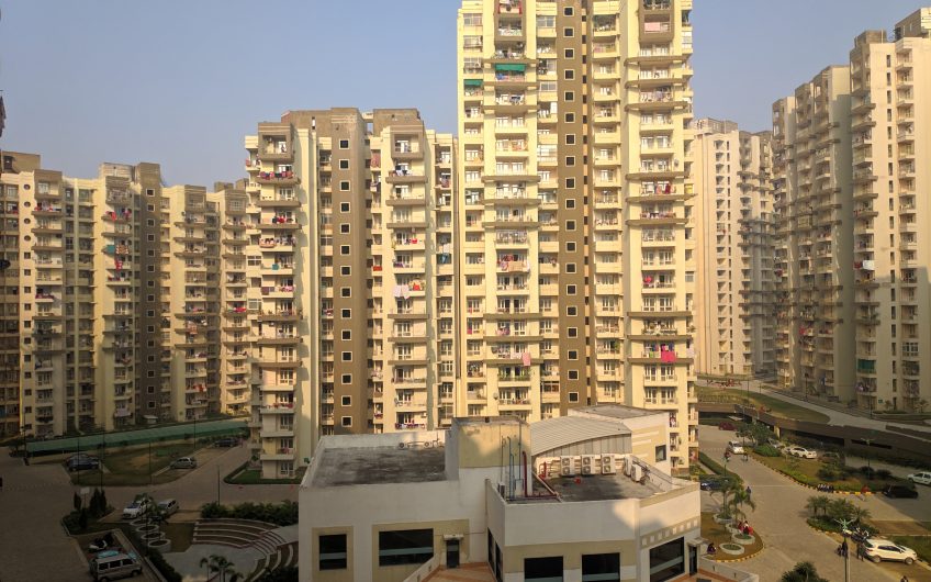 3 BHK Semi Furnished flat for Sale in Supertech Ecovillage 1.